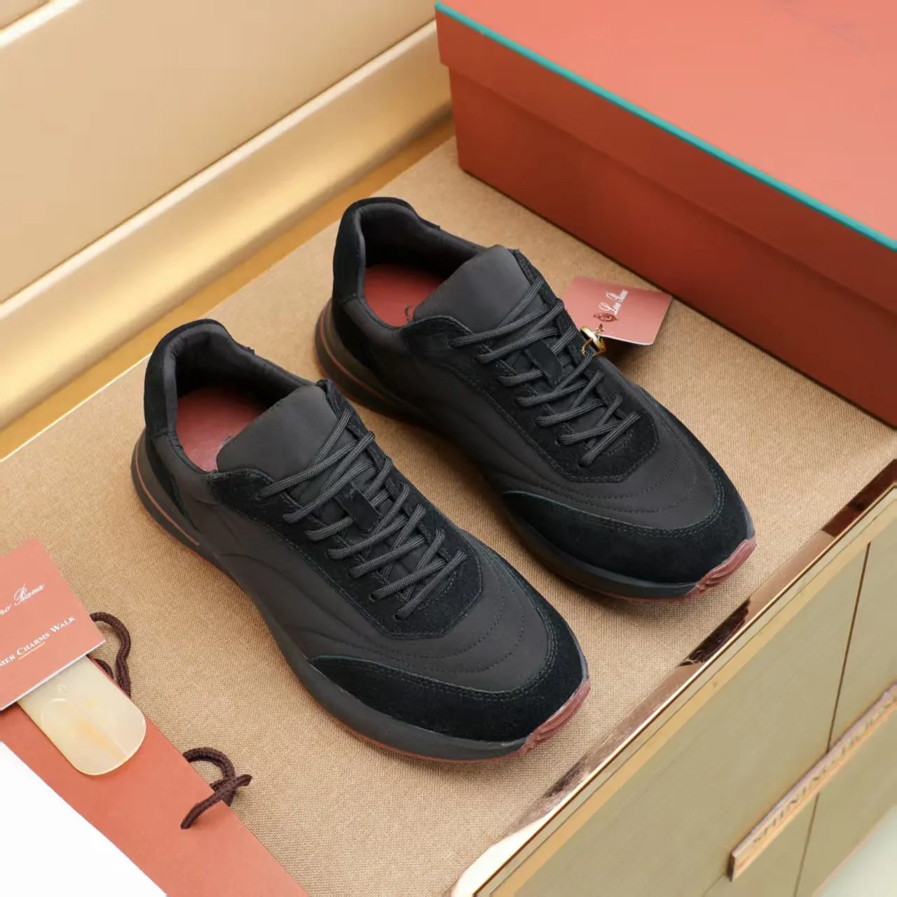 Factory price: 460💰Loro Piana niche classic jogging shoes, men's lace-up casual shoes and sneakers, high-quality lightweight and comfortable fabrics, suitable for outdoor leisure, the color scheme is young and energetic, and it looks great with sportswear or casual suits! Size: 38-44 (45. Customized)